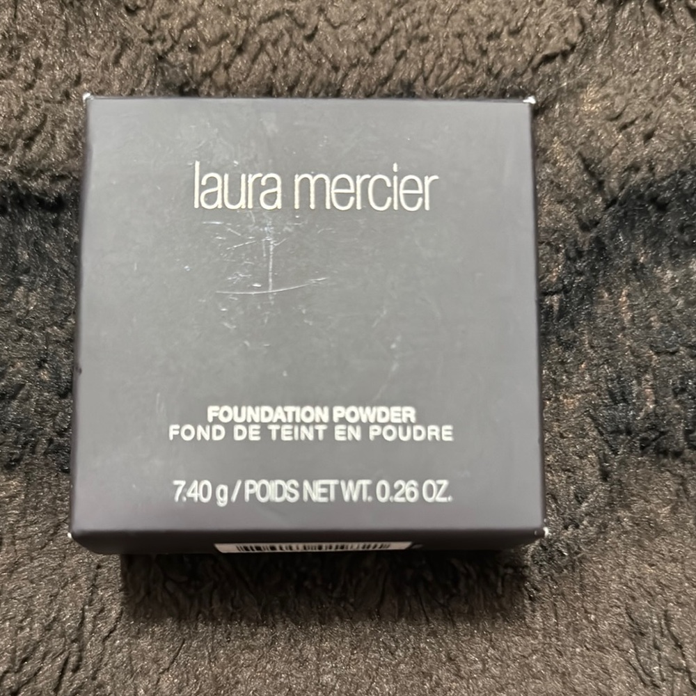 Laura Mercier Black Foundation Powder 2IN1  No. 2